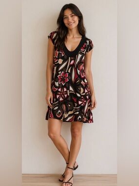 Sweet Storm Floral Scoop Neck Tunic in Black, Brown & Pink